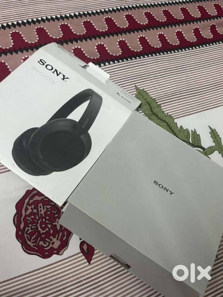Sony wh-ch720N noise cancelling wireless headphones