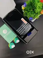 BLACKBERRY Q10 - BRAND NEW UNUSED DEVICE WITH GENUINE BILL.
