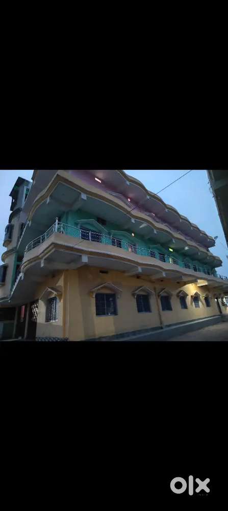 2bhk flat full furnished with 2 rooms hall kitchen, bathroom