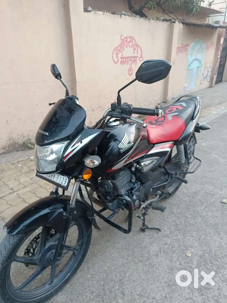 खुप छान कंडिशन मधी गाडी आहे