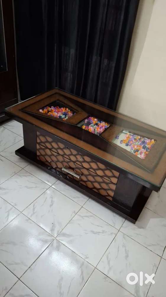 5 seater Table Sofa Set 25000