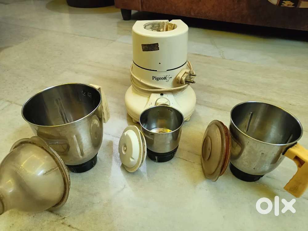 Pigeon Mixer grinder- 3 jars