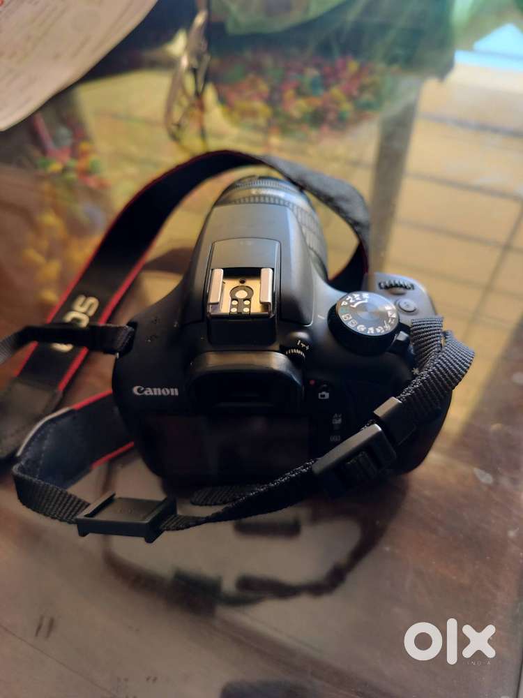 Canon EOS 1300D 18-55 mm DSLR in good condition