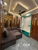 2bhk flat 50 gaj front side near metro in Delhi