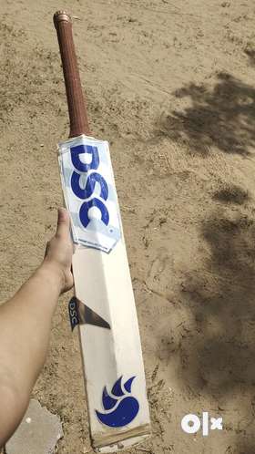 DSC cricket bat English Willow.2. Weight medium 1170gm 3.made with English Willow nurture wood      ...