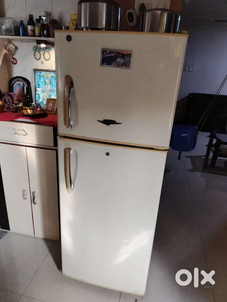 Double door 250 litre Fridge