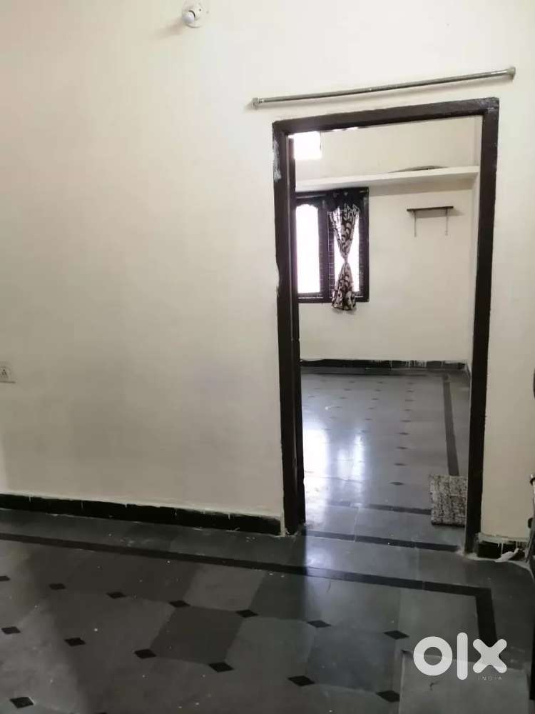 Independent  portion  1bhk  g/ f indera  nager  nr  mansarwar  heights