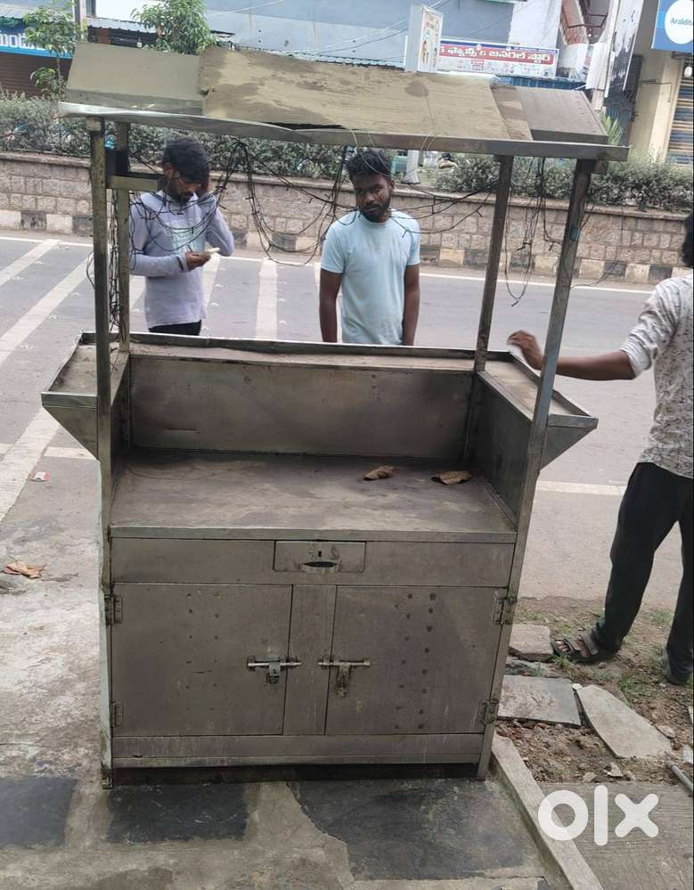 fast food shop for sale 40,000 running counter