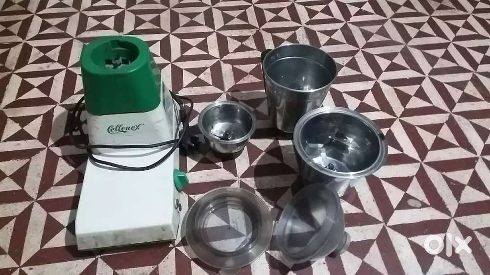 Mixer with 3 jar