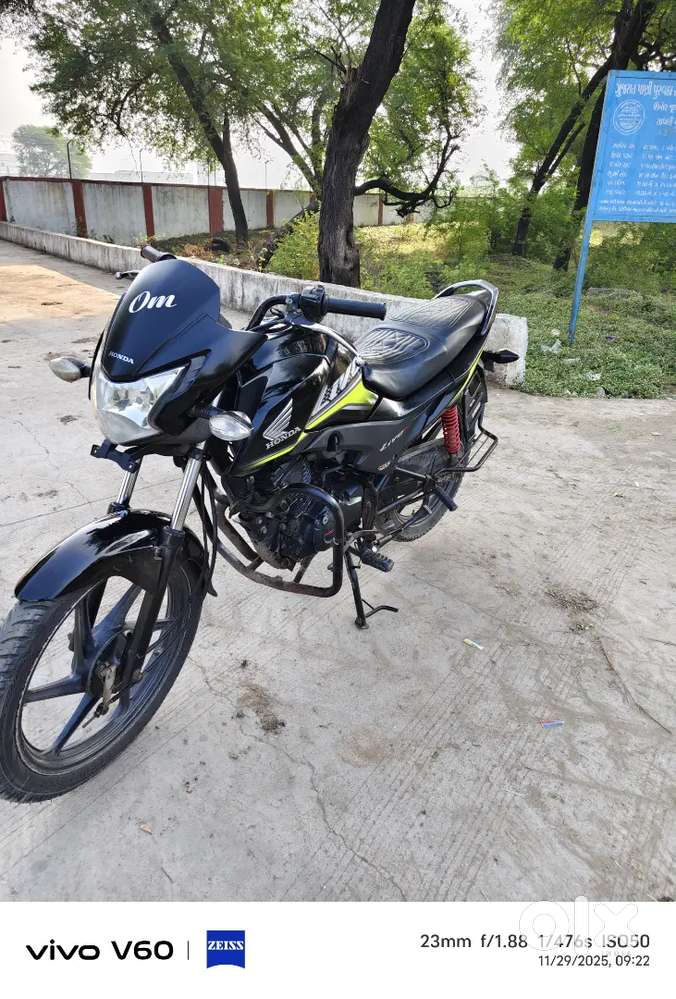 Honda livo 2016