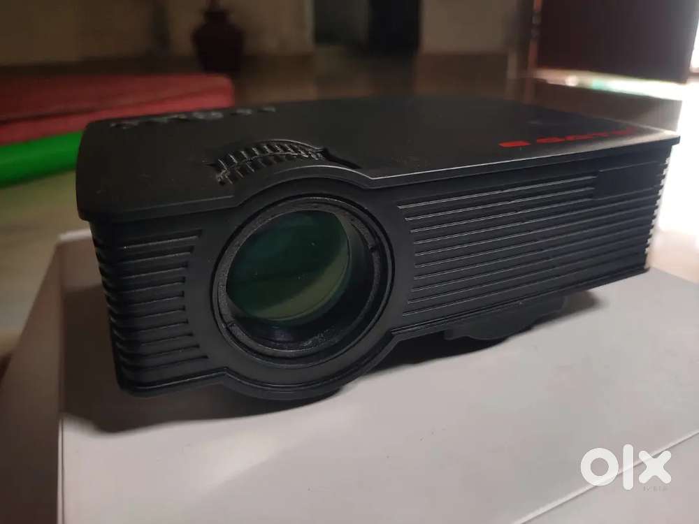 Egate projector 1080p quality good condition