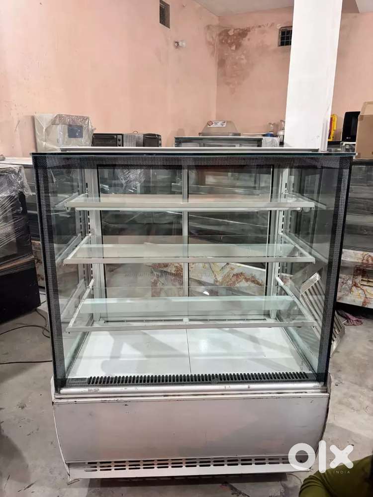 Cake counter Air cool fridge