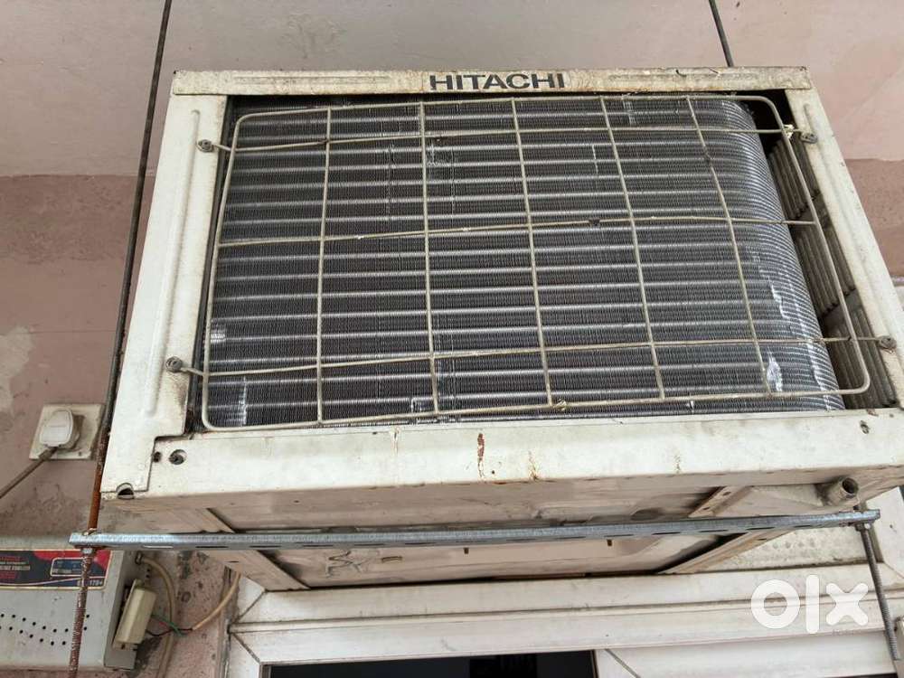 Hitachi 1.5 Ton Window AC – Excellent Condition  3+ Years Old