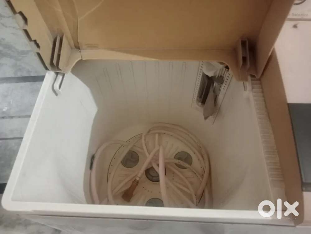 Lg washing machine (6.2)kg