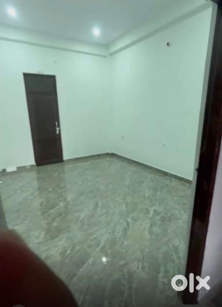 3BHK RENT END OF MURGA DARBAR ROAD(Murga Darbar road ke end me)