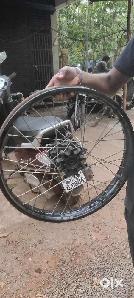 X pulse frond wheel, rim nice bend