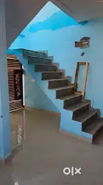 80 gaj ka makan hai 3 room set hai ok condition corner ka plot hai