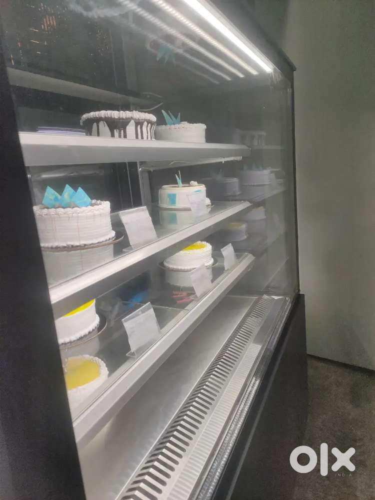 Female Staff Required for Cake Stall