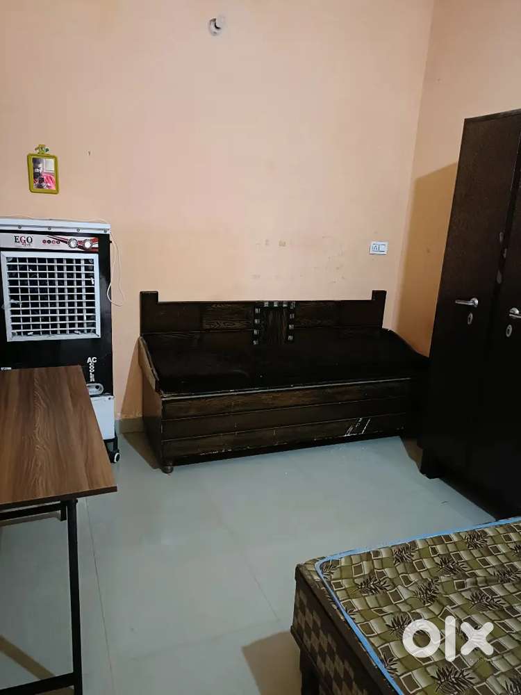PG AND ROOM FOR STUDENTS