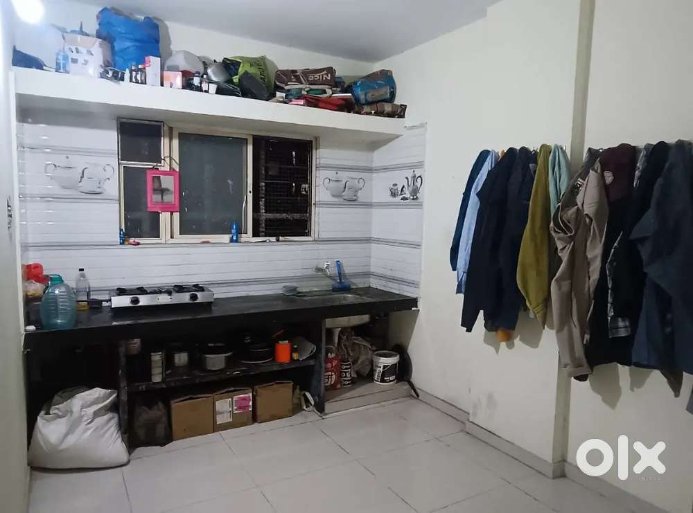 2 Boys roomate required urjuntly