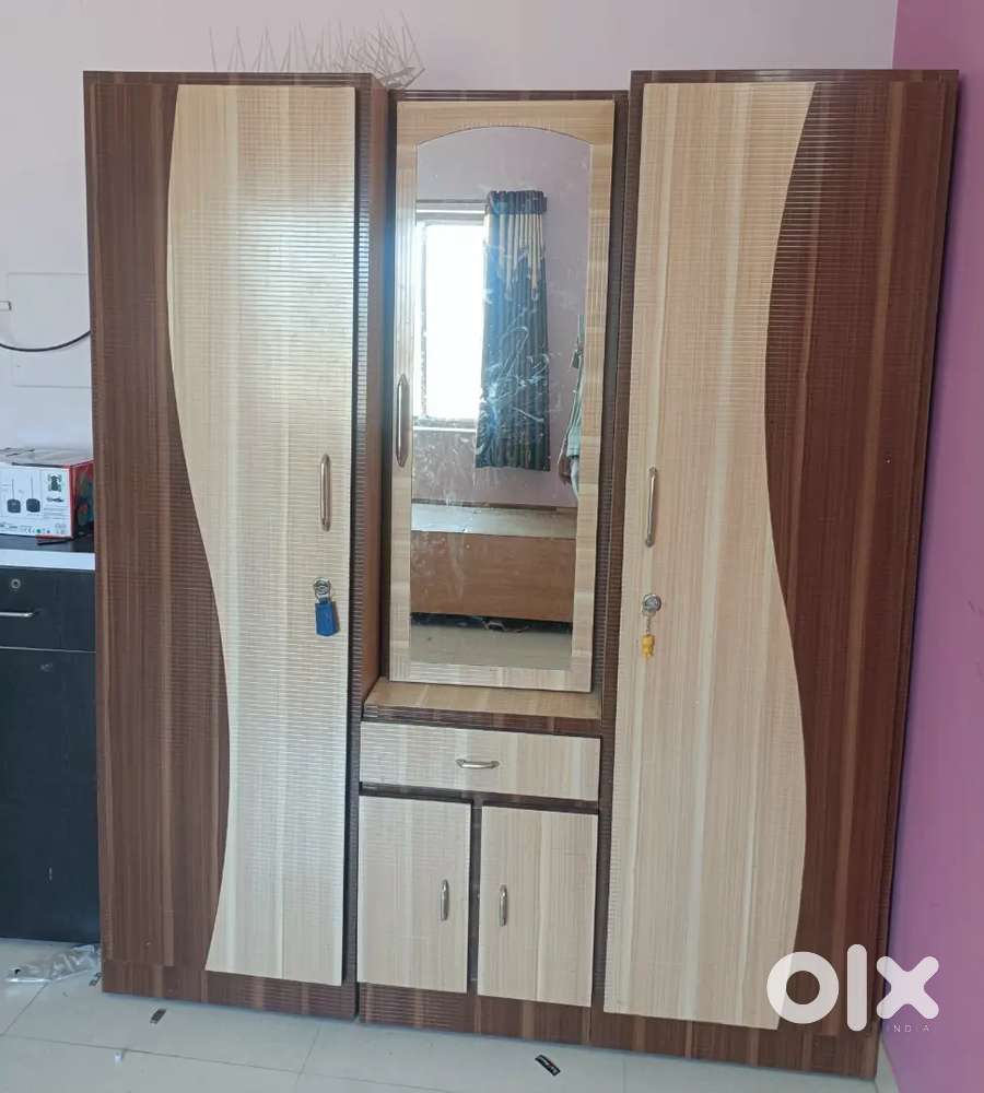 Wardrobe with dressing