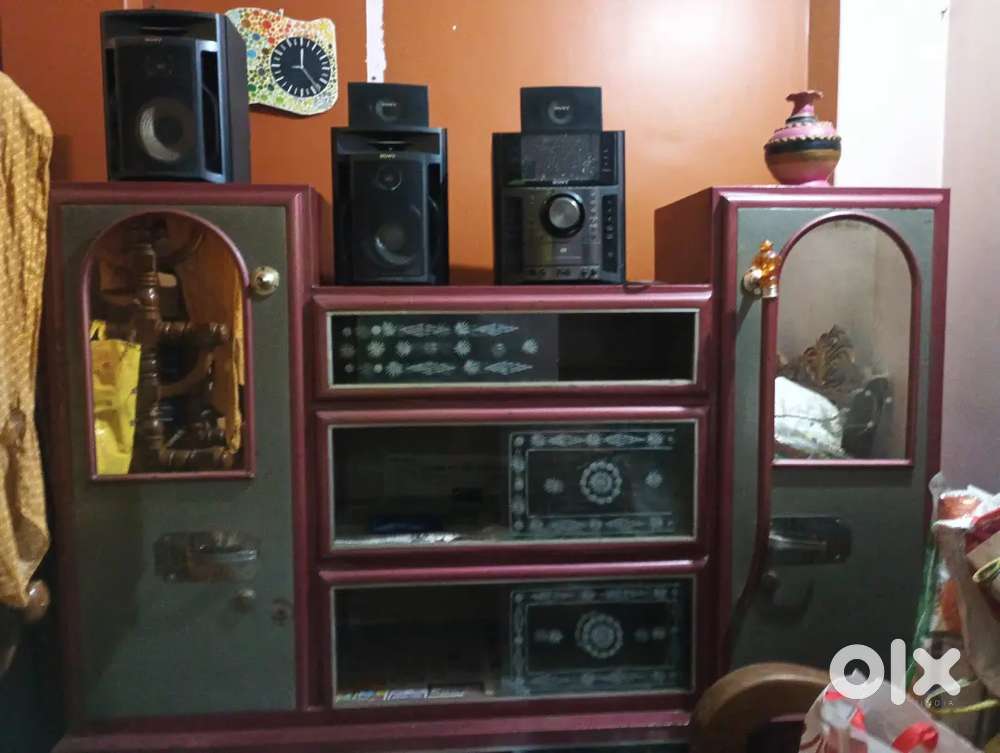 Good Condition Double Showcase Sale