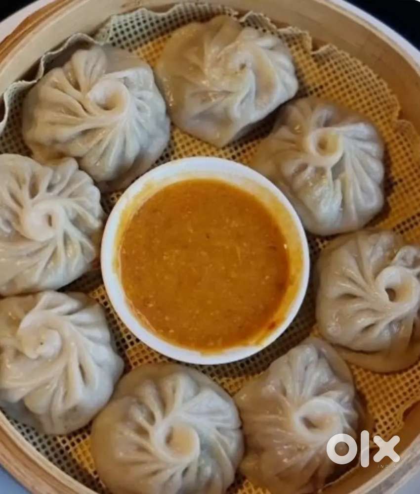 खाना और फास्ट फूड बनाने के लिए महिलाओं और लड़कियों की जरूरत है