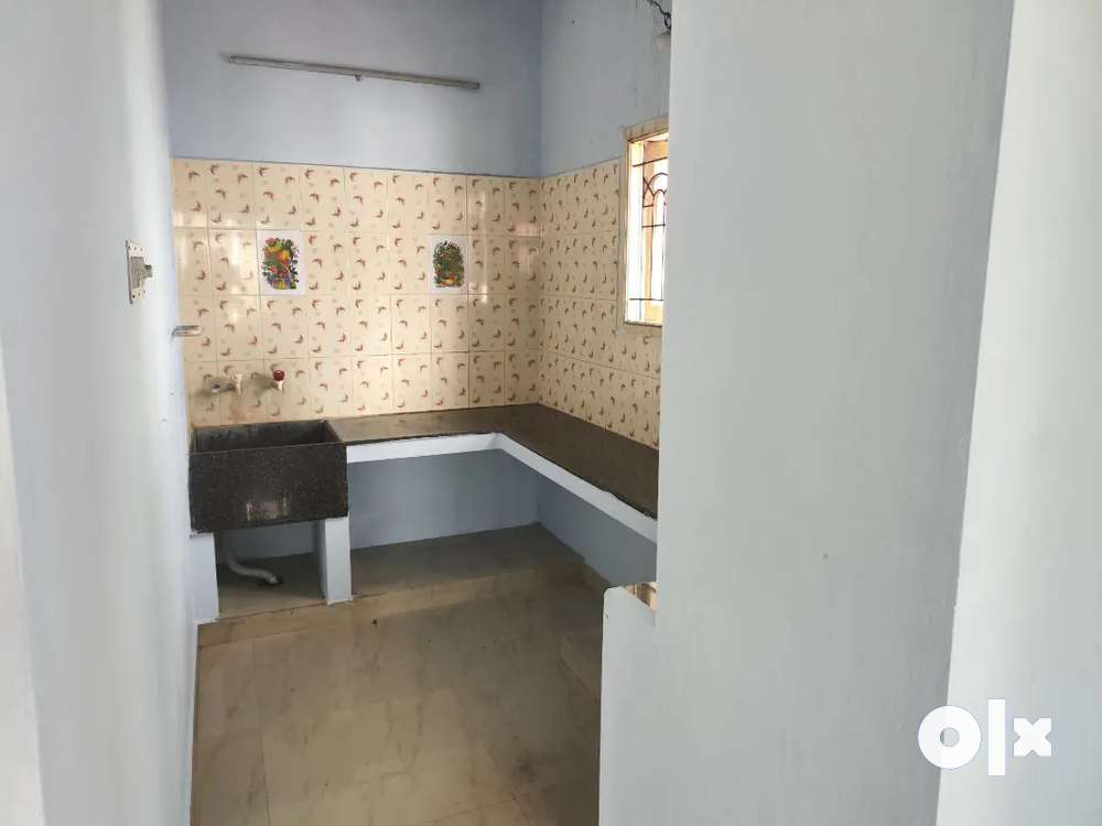Rent for house near JS Hospital, Cluny school , and centre of salem.