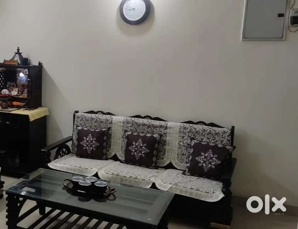 Elegant Wooden Sofa Set for Sale – Affordable Price