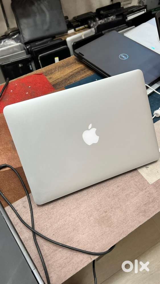 Apple MacBook Air 8/256 urgent sale