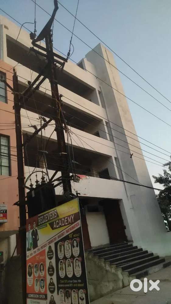 Commercial building for rent