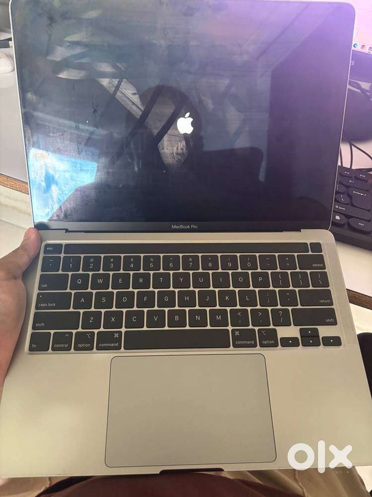 MacBook Pro 13 Display and Body