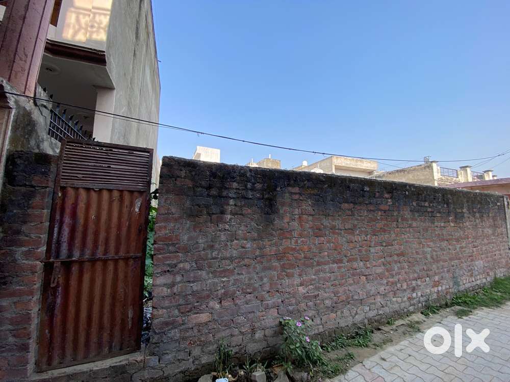 10 marla plot for sale