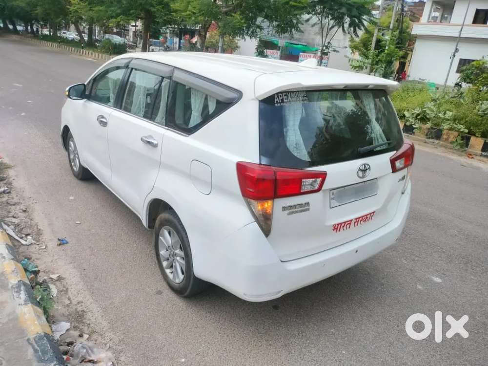 Toyota innova crysta 2016