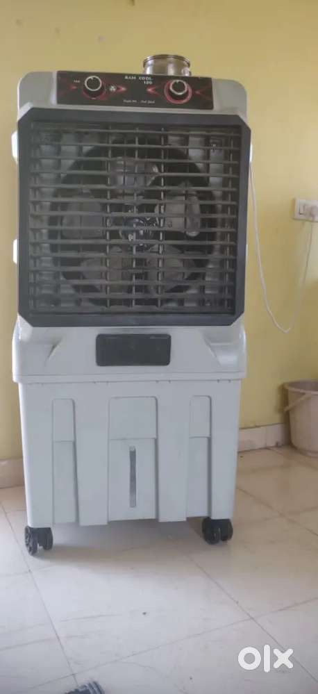 Cooler , dumbbell & rice cooker