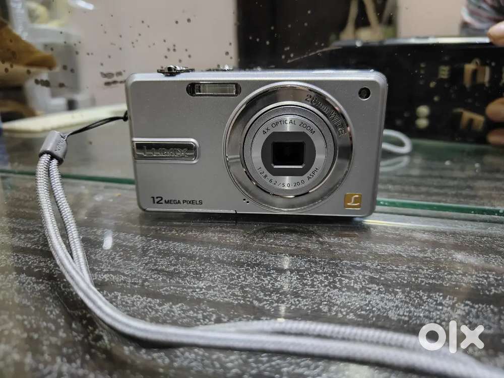 Panasonic DMC-F3 SILVER/ARGENT Digicam retro!