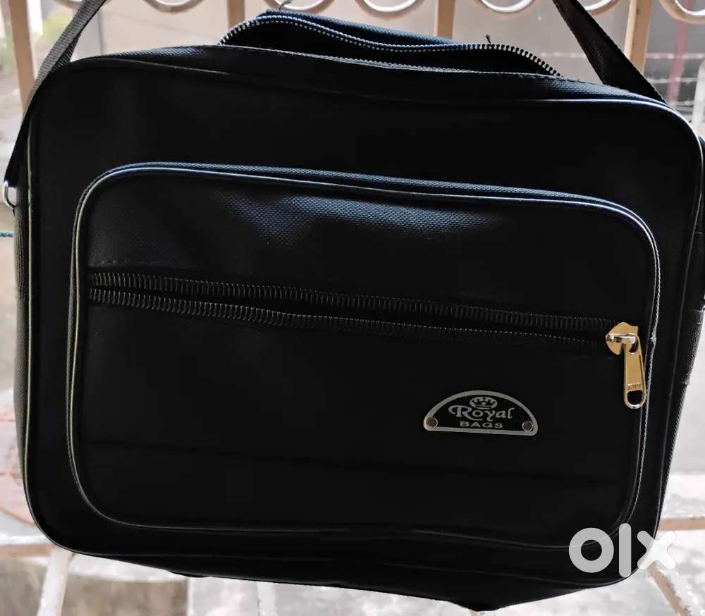 Medium size Bag, 13 Inch X 11 Inch, 3 compartment, condition ok