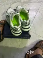Sports running shoes 9 number