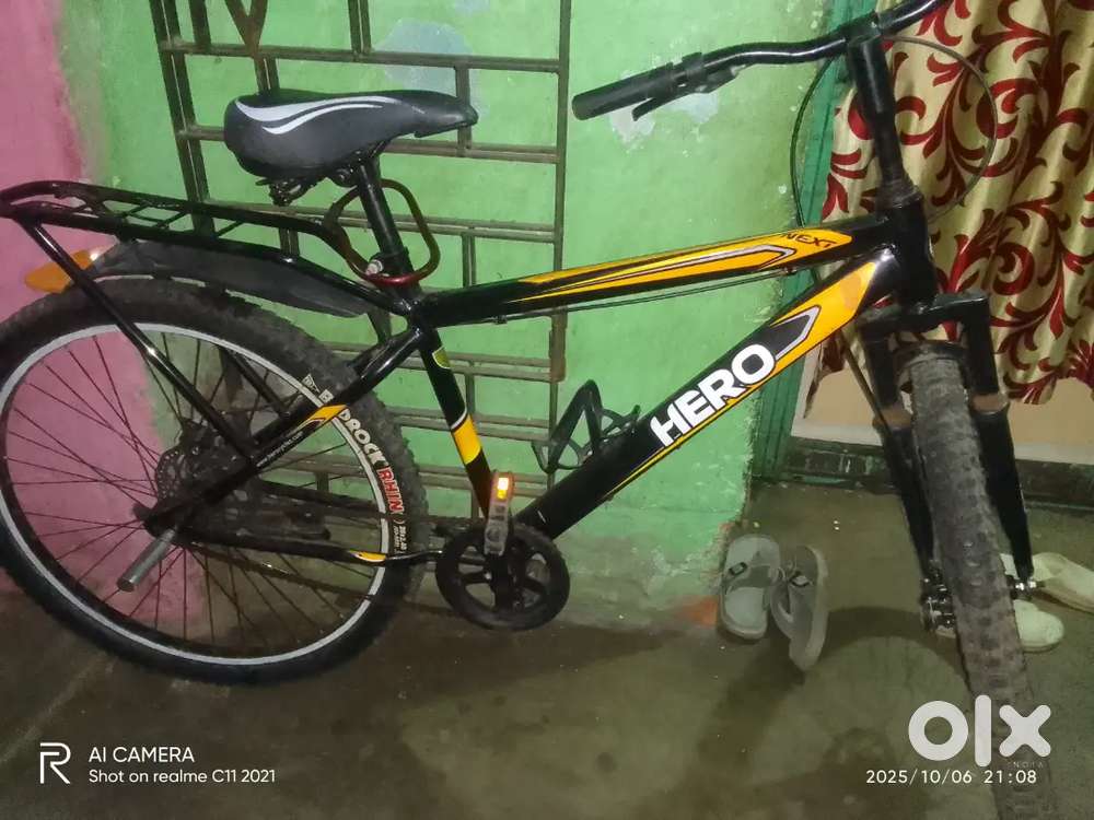 It is 1 year old..Hero company Double Disc Brake Cycle