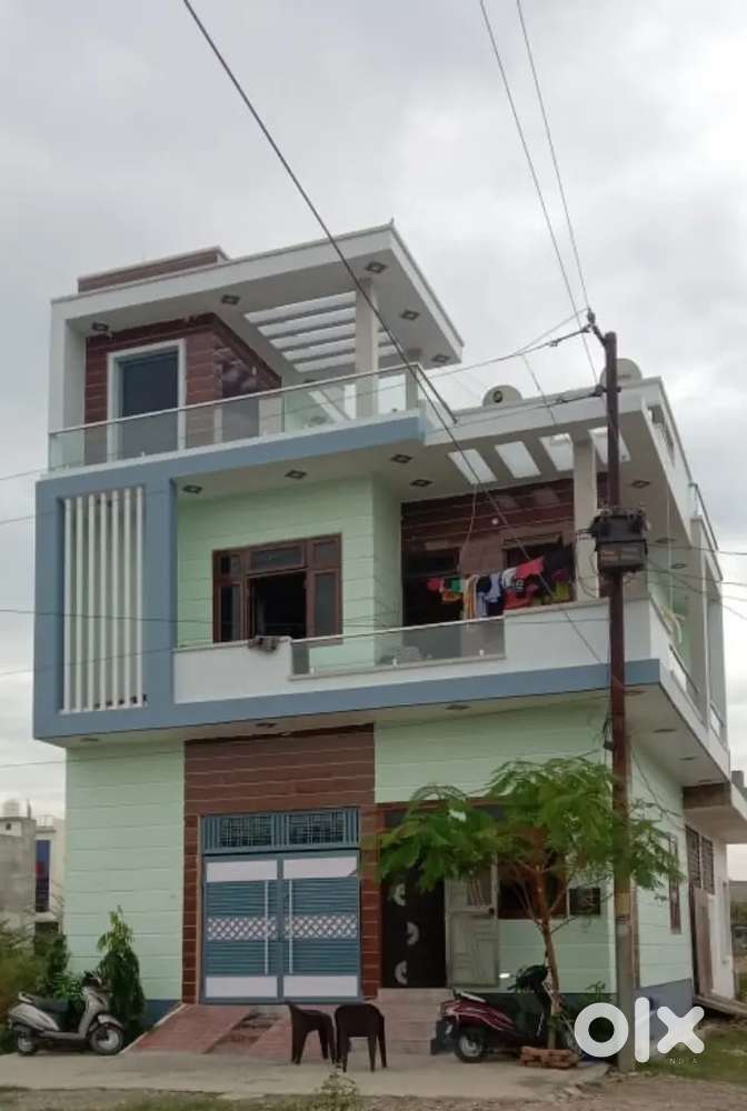 Beutiful House in 90 gaj plot