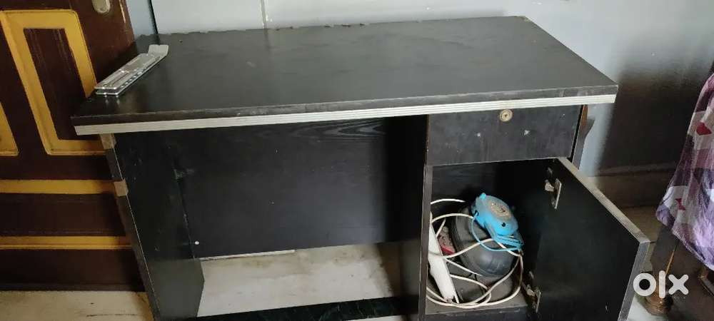 2 Office table mint condition and one storage bed