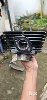 Rx100 cylinder with piston and rings