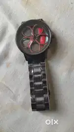 Premium quartz watch spinning