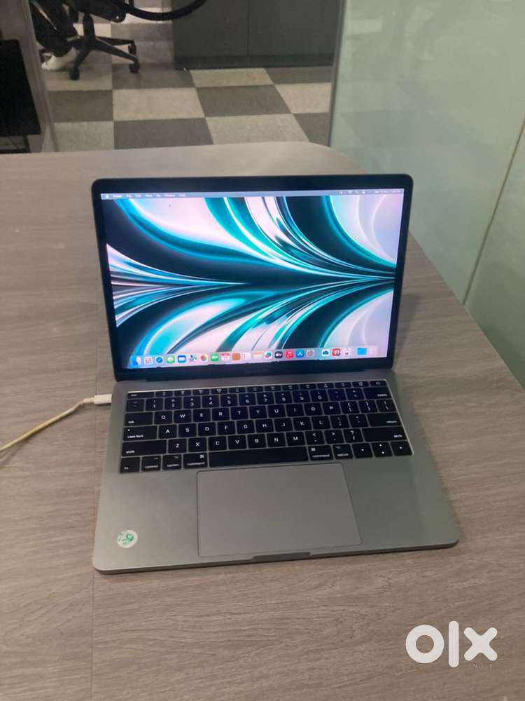 Apple MacBook Pro 13inch i5 A1708 2017 Display Patch in Black Screen