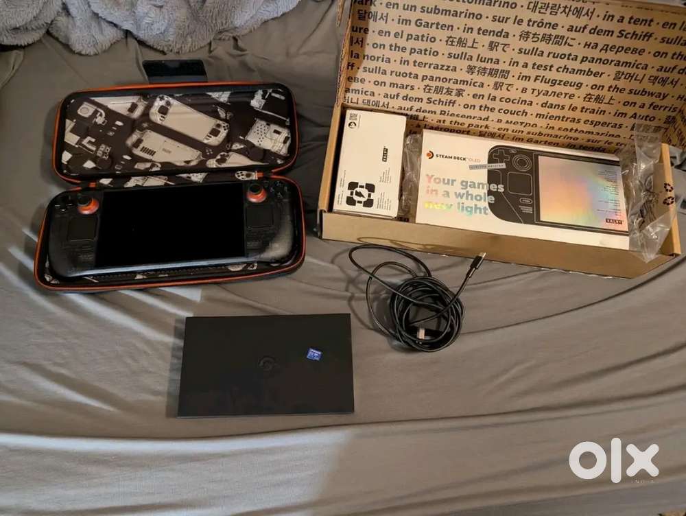 Steam Deck OLED 1TB Limited Edition Smoke Translucent