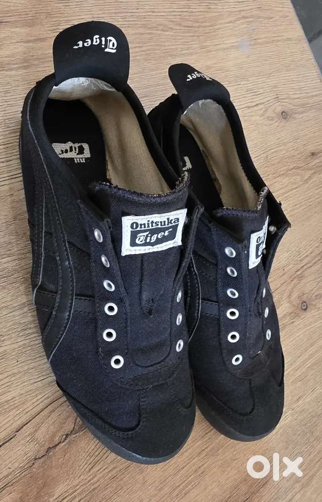 Shoes , Tiger Onitsuka , orginal , black atrractive stylish