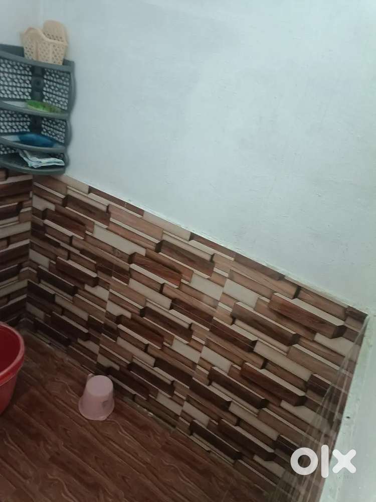 1 room latring bathroom