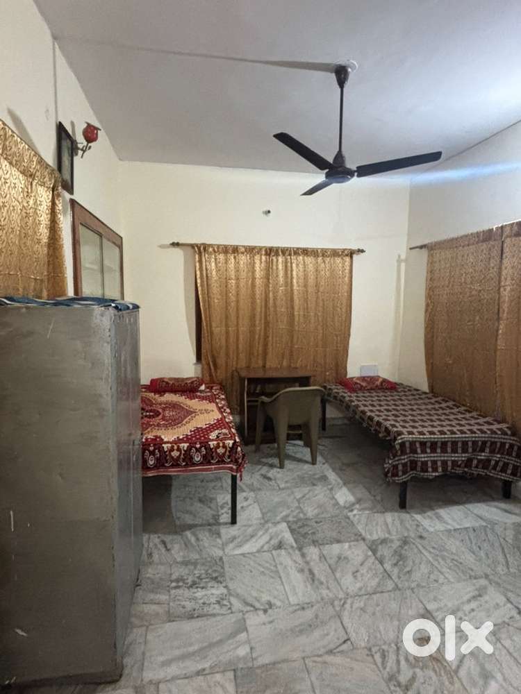 2 Room Set Available On Rent