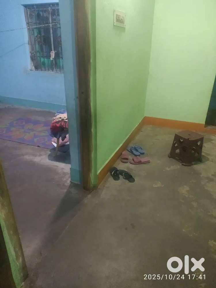 Room sharing for girls student or job holder