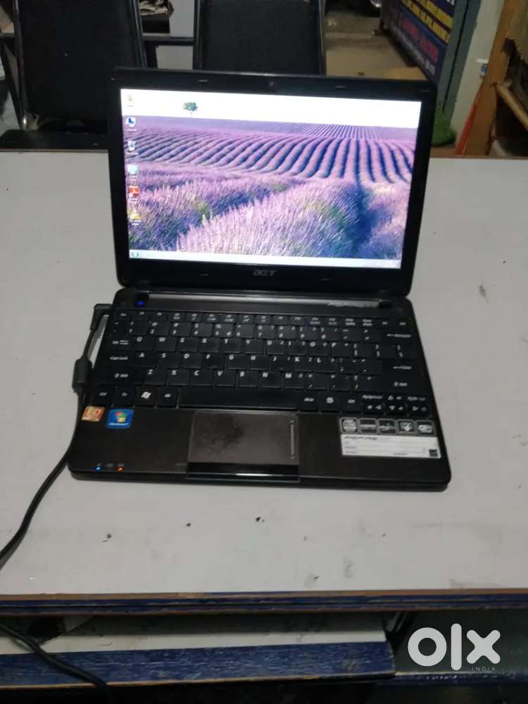 Acer Mini laptop Amd 4GB RAM 250GB HDD Windows7
10inch screen